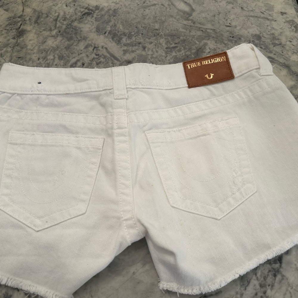 Women’s True Religion distressed white denim shorts